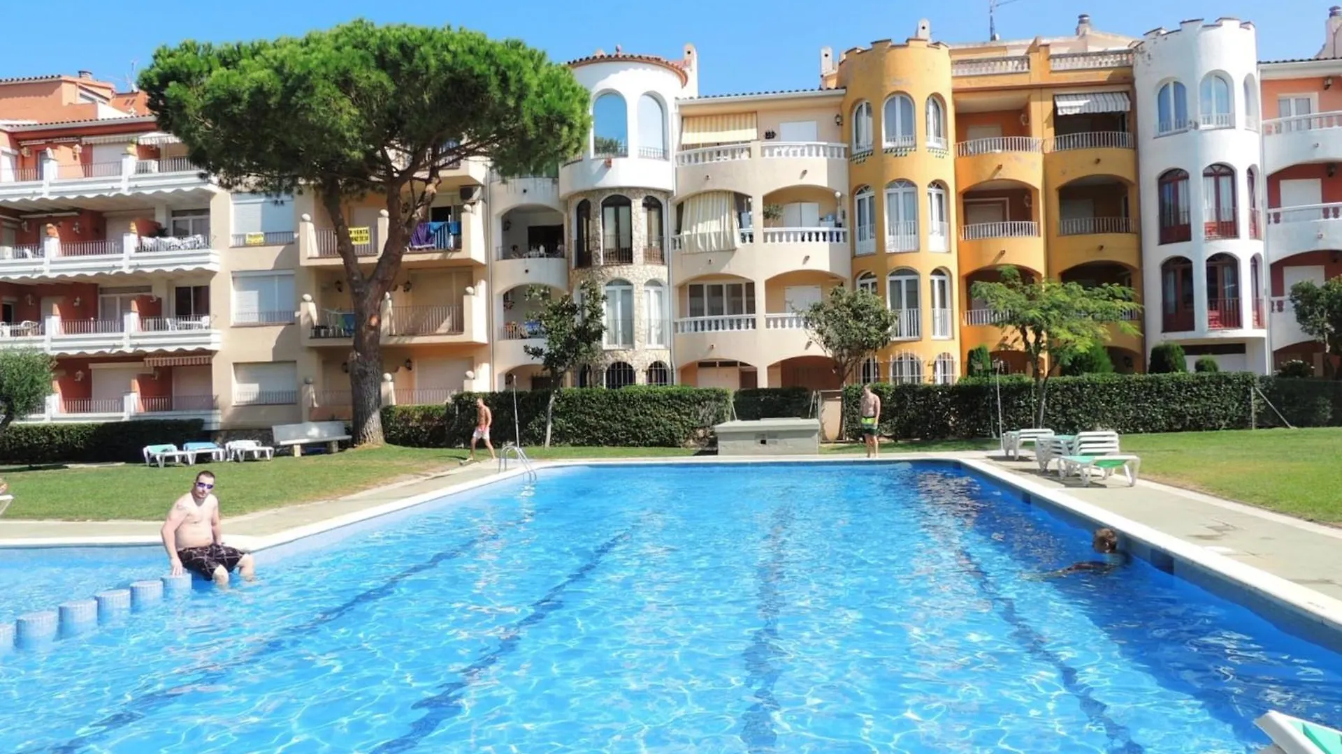 Pretty Apartment With Balcony Empuriabrava