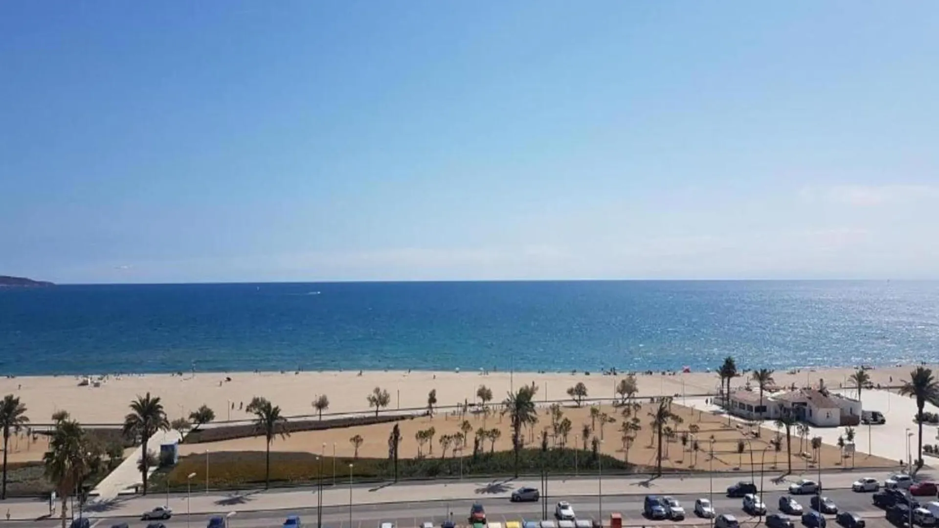 אמפוריבראבה Pretty Apartment With Balcony ספרד